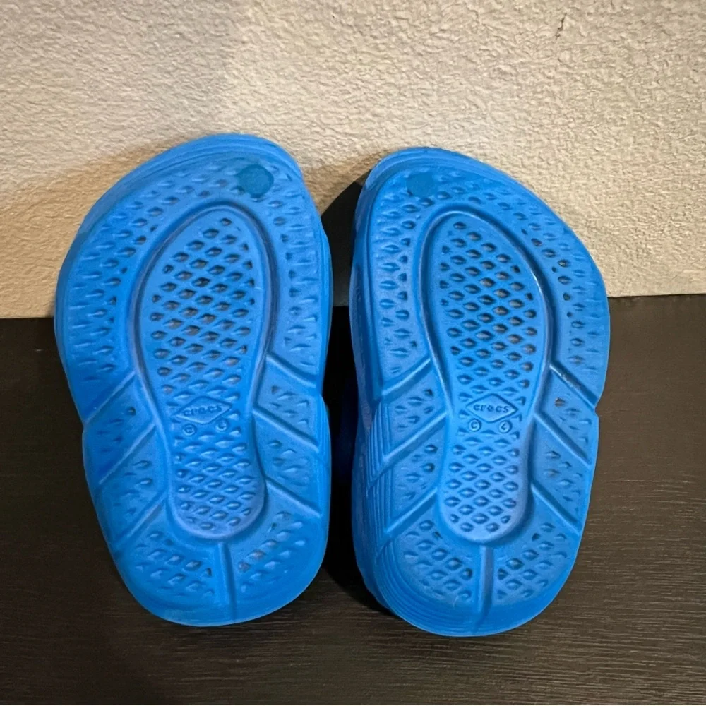 CROCS bright blue